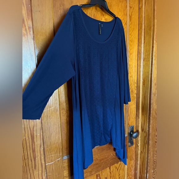 Allie and Rob blue top Size: 2X - Picture 3 of 4